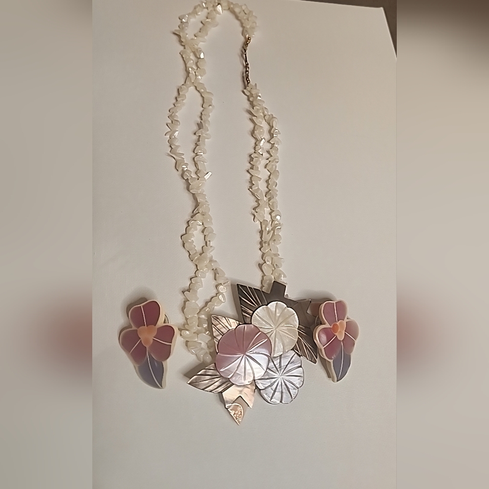 Floral Shell Necklace and Earring Set